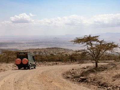 En bil från TourCompass på safari
