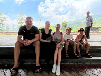 Dino och Miras familj i Sri Lanka