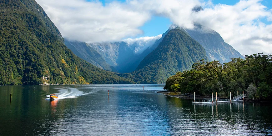 Milford Sound i Fiordland National Park, Nya Zeeland