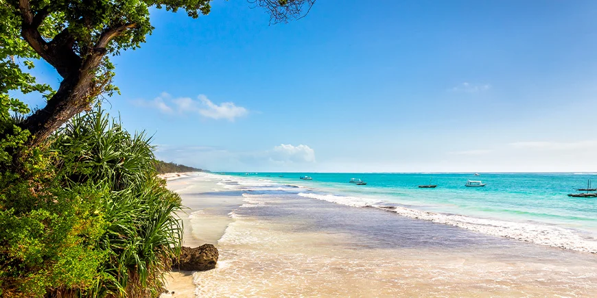 Vackra Diani Beach, belägen söder om Mombasa